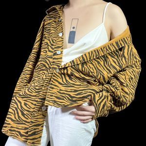 TIGER STRIPED PRINT JACKET